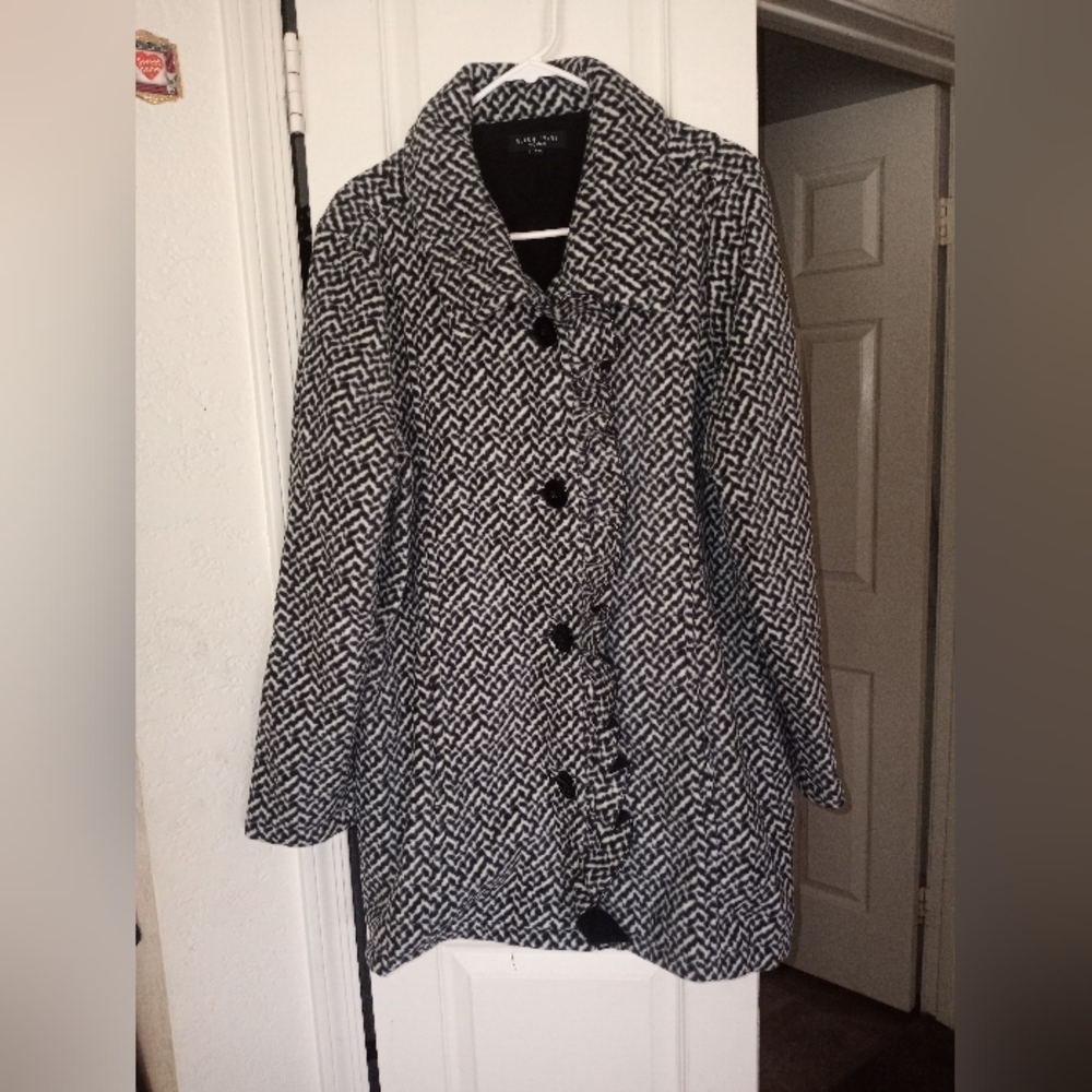 Ellen Reyes Black and White Women's Coat